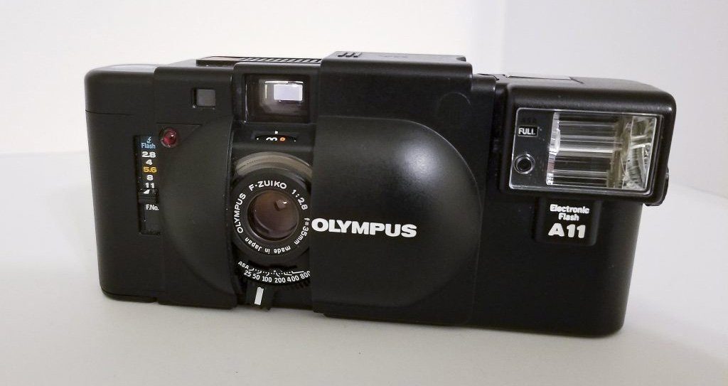 Olympus XA2