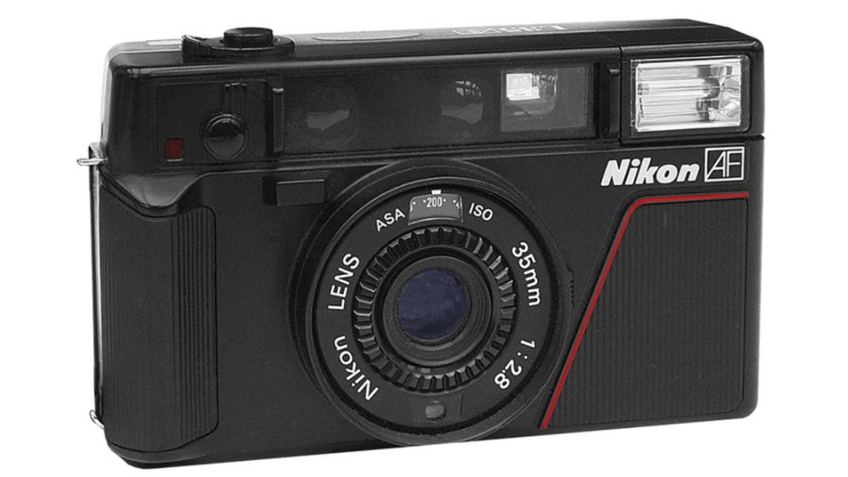 Nikon L35AF was Nikon's first autofocus compact camera.