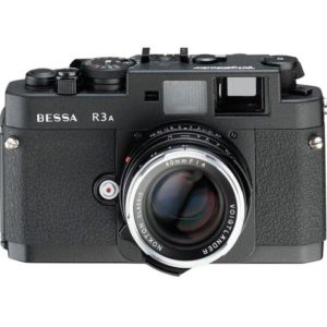 Voigtländer Bessa vs Leica?